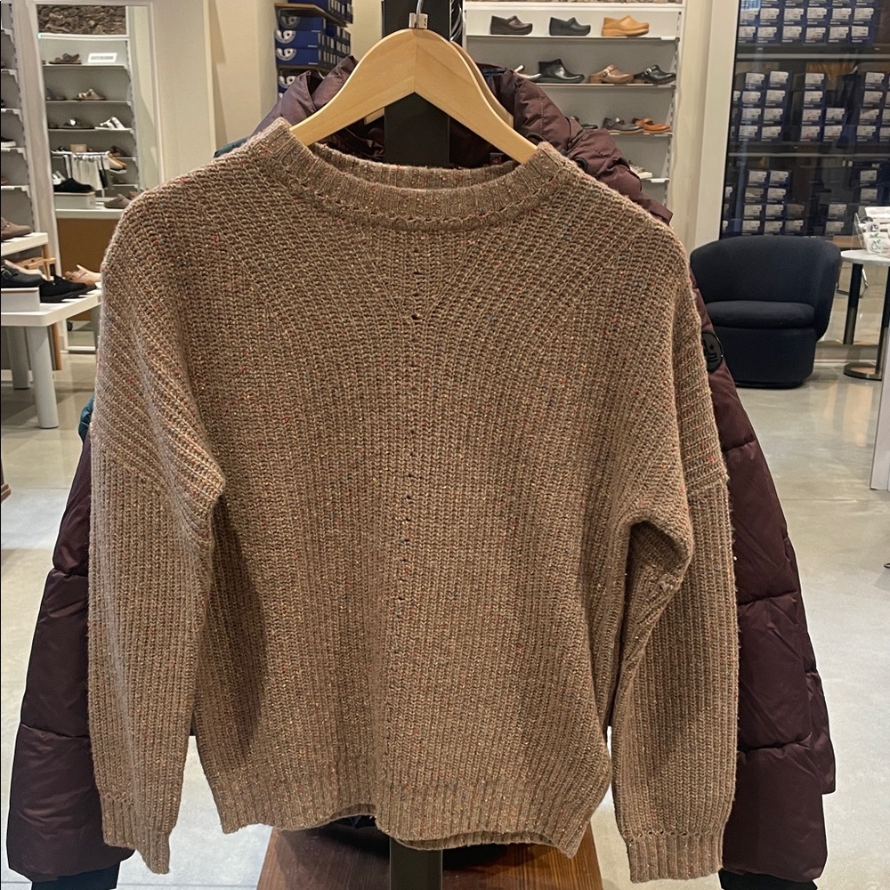 Pendleton Women's Tan Crew Neck Sweater